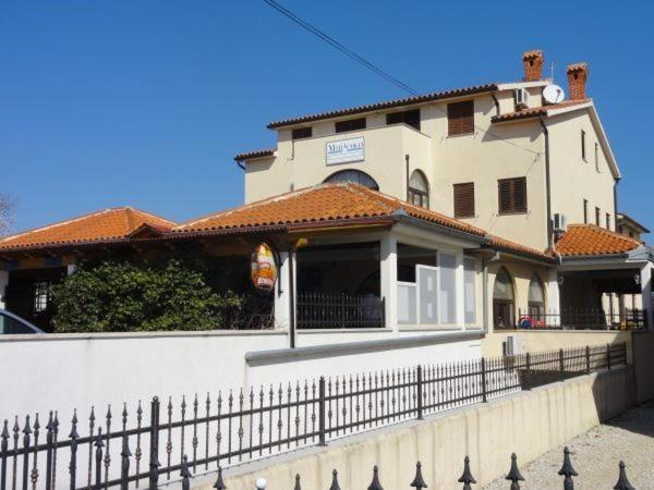 Cozy Apartments And Rooms Pavicini Segotici Esterno foto